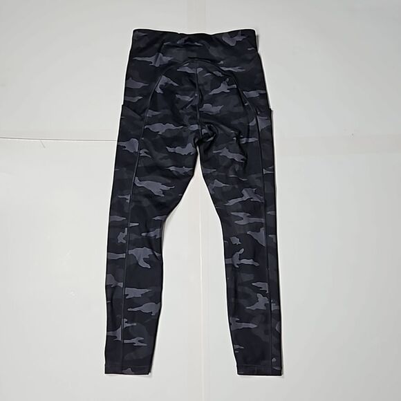 Athleta Ultimate Stash Camo 7/8 size S - Picture 6 of 10